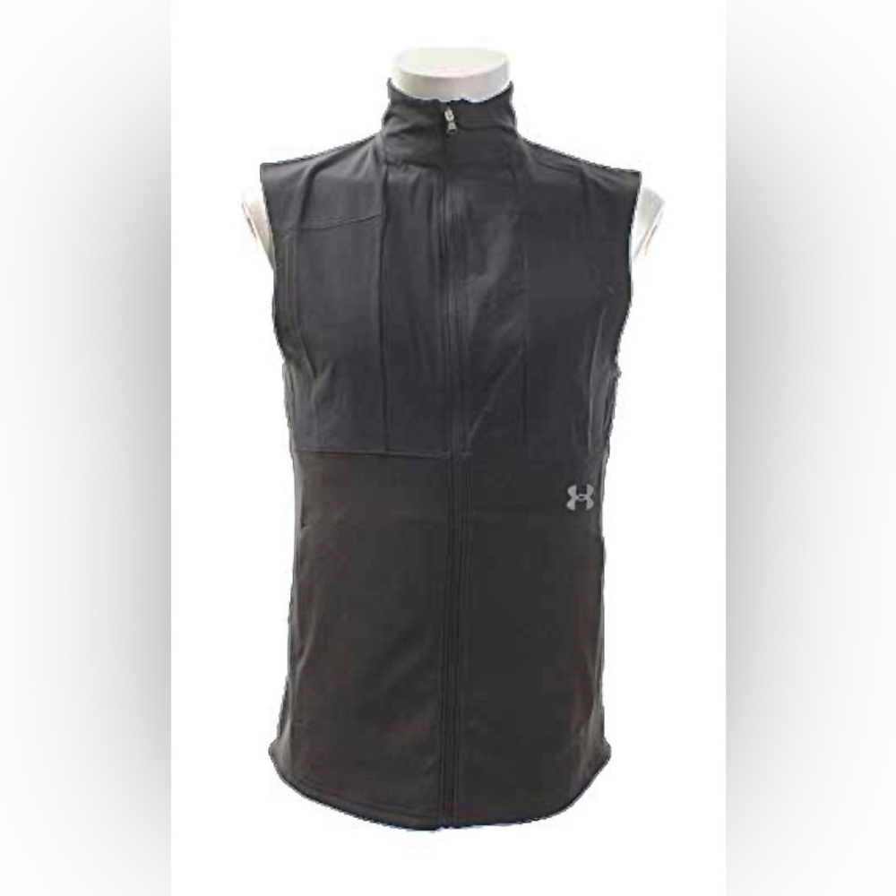 Under Armour Mens  Black fitted zippered vest. Size Medium. New with tags.